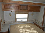 2000 Winnebago Adventurer Photo #18