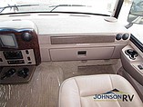 2009 Winnebago Adventurer Photo #7