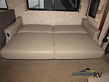 2009 Winnebago Adventurer Photo #12