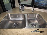 2009 Winnebago Adventurer Photo #16