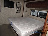 2009 Winnebago Adventurer Photo #27