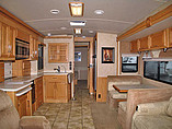 2006 Winnebago Adventurer Photo #5