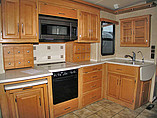 2006 Winnebago Adventurer Photo #13