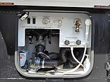 2004 Winnebago Adventurer Photo #12