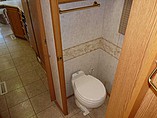 2004 Winnebago Adventurer Photo #22