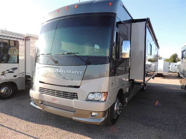 2011 Winnebago Adventurer Photo