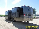 2005 Winnebago Adventurer Photo #3