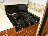 2005 Winnebago Adventurer Photo #7