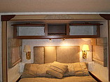 2005 Winnebago Adventurer Photo #12