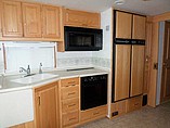 2005 Winnebago Adventurer Photo #7