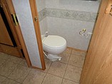 2005 Winnebago Adventurer Photo #9