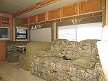 2006 Winnebago Adventurer Photo #10