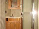 2006 Winnebago Adventurer Photo #17