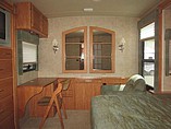 2006 Winnebago Adventurer Photo #20