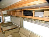2007 Winnebago Adventurer Photo #17