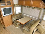 2007 Winnebago Adventurer Photo #19
