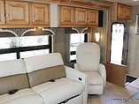 2015 Winnebago Adventurer Photo #10