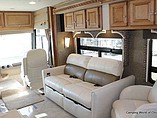 2015 Winnebago Adventurer Photo #24