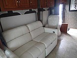 2015 Winnebago Adventurer Photo #8