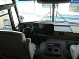 2000 Winnebago Adventurer Photo #3