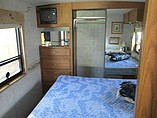 2000 Winnebago Adventurer Photo #8