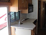 2001 Winnebago Adventurer Photo #10