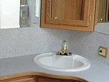 2001 Winnebago Adventurer Photo #11