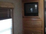 2001 Winnebago Adventurer Photo #17