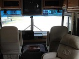 2001 Winnebago Adventurer Photo #21