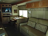 2008 Winnebago Adventurer Photo #7