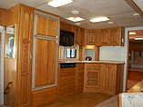 2003 Winnebago Adventurer Photo #6