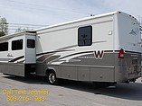 2003 Winnebago Adventurer Photo #17