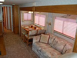 2003 Winnebago Adventurer Photo #25