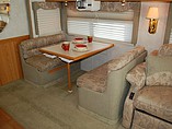 2003 Winnebago Adventurer Photo #29