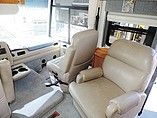 2004 Winnebago Adventurer Photo #10