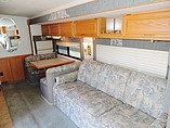 2004 Winnebago Adventurer Photo #11