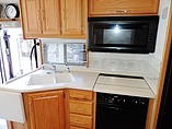 2004 Winnebago Adventurer Photo #18