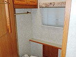 2004 Winnebago Adventurer Photo #19