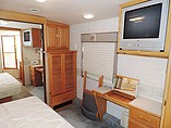 2004 Winnebago Adventurer Photo #21