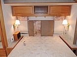 2004 Winnebago Adventurer Photo #23