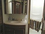 2005 Winnebago Adventurer Photo #9