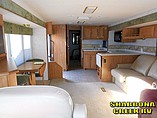 2005 Winnebago Adventurer Photo #9