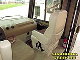 2014 Winnebago Adventurer Photo #8