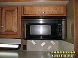 2014 Winnebago Adventurer Photo #20