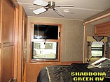 2014 Winnebago Adventurer Photo #26