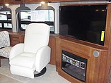 2015 Winnebago Adventurer Photo #4