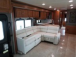 2015 Winnebago Adventurer Photo #9