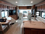 2015 Winnebago Adventurer Photo #19