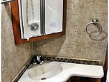 2015 Winnebago Adventurer Photo #31