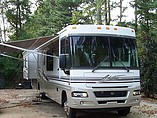 2004 Winnebago Adventurer Photo #2